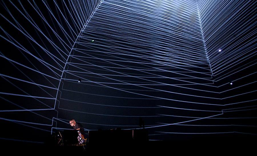 SIG.INT, audiovisual live performance in SAT Montréal
