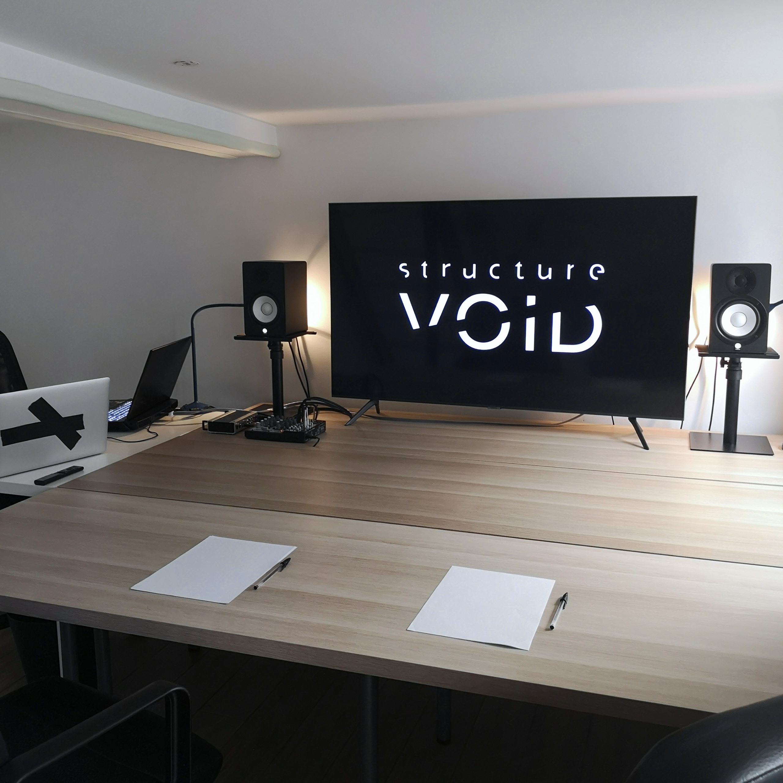 Qui sommes nous ? – Structure Void